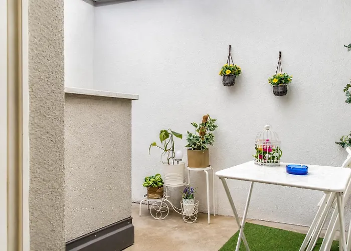 Wanderlust 2br In The Heart Of It Apartment