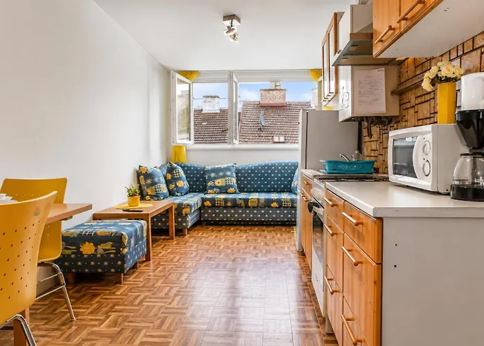 Wanderlust 2br In The Heart Of It Apartment