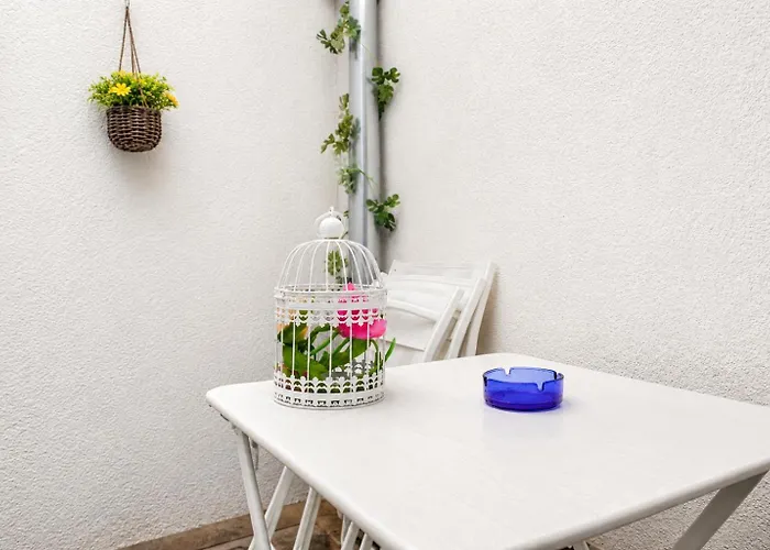 Wanderlust 2br In The Heart Of It Apartment